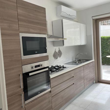 Luxury Villa Blue&Blanc Piscina A Sfioro Isola Диаманте Екстериор снимка