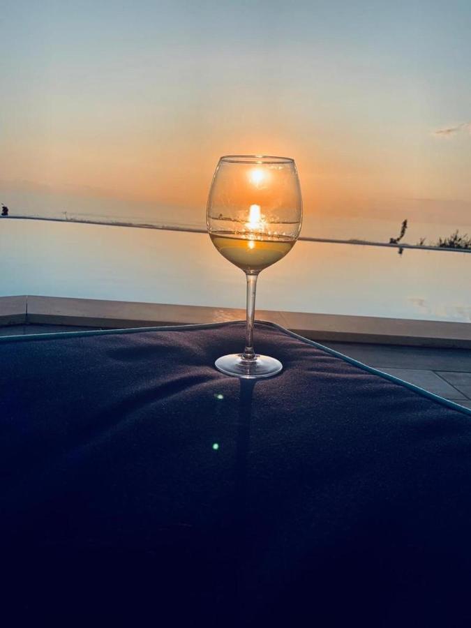 Luxury Villa Blue&Blanc Piscina A Sfioro Isola Диаманте Екстериор снимка