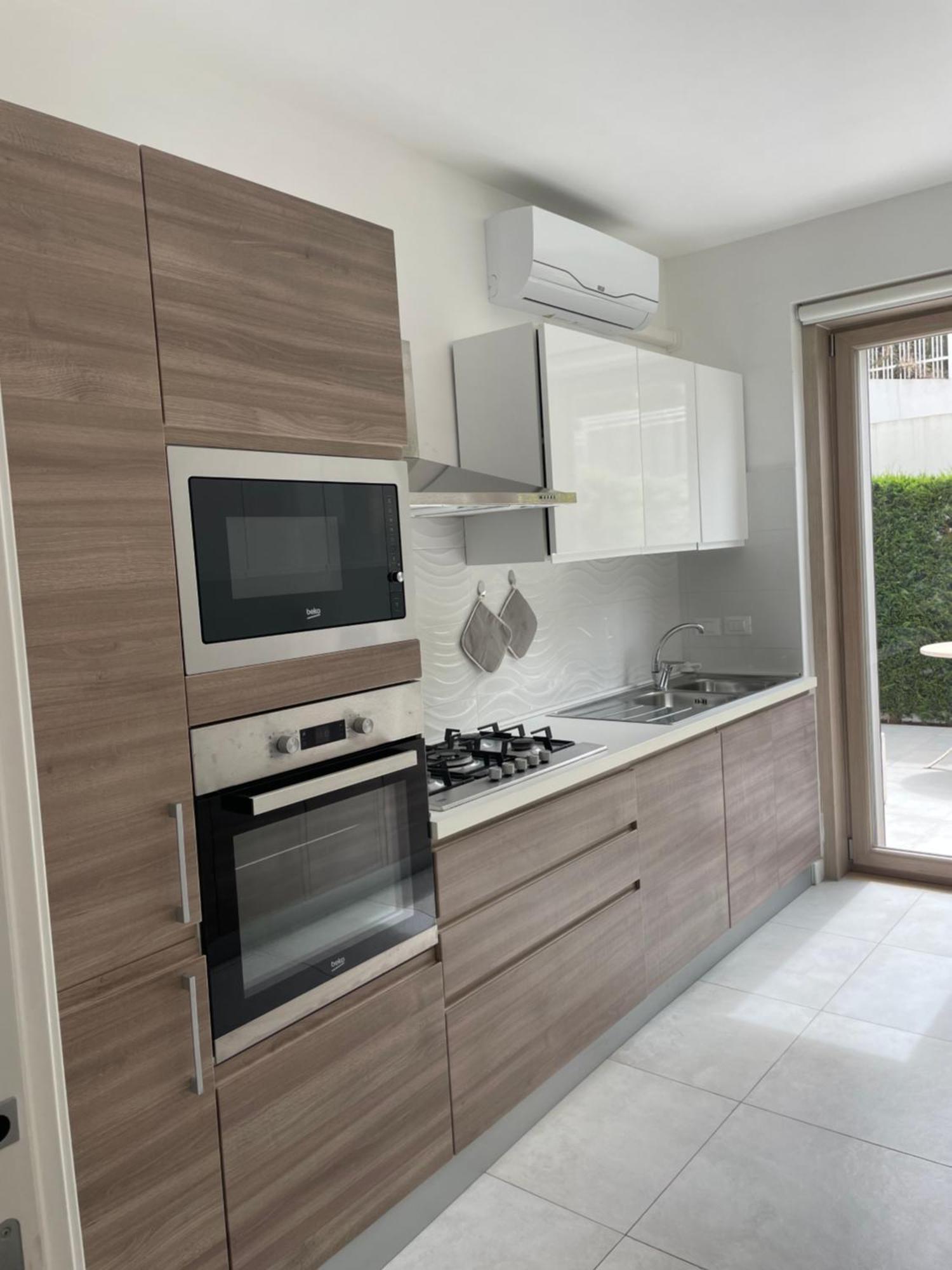 Luxury Villa Blue&Blanc Piscina A Sfioro Isola Диаманте Екстериор снимка
